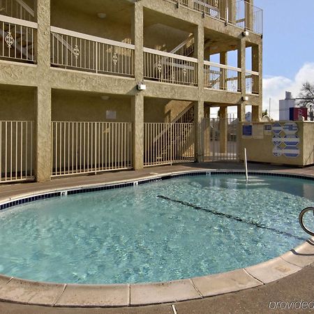 Red Roof Inn Stockton Bagian luar foto