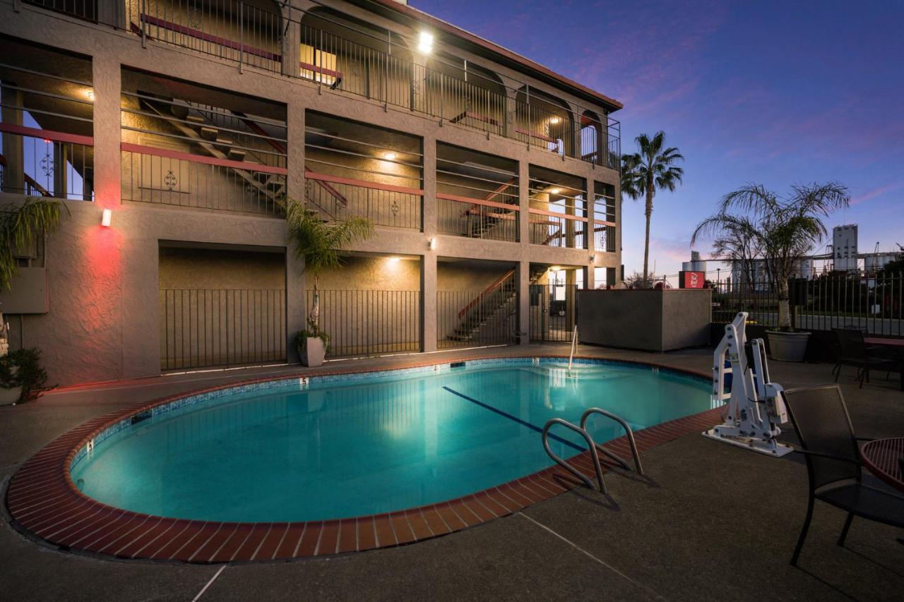 Red Roof Inn Stockton Bagian luar foto