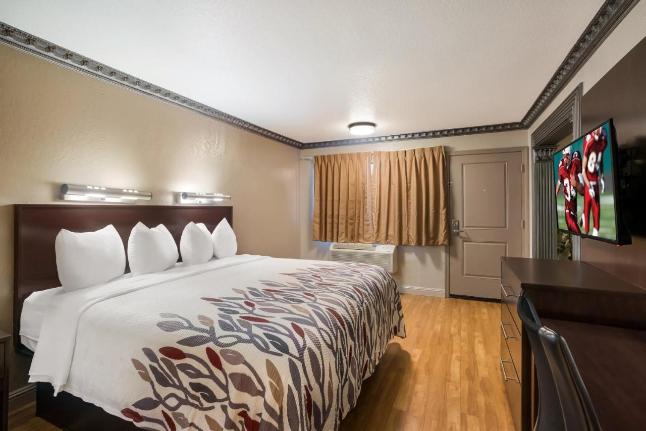 Red Roof Inn Stockton Bagian luar foto
