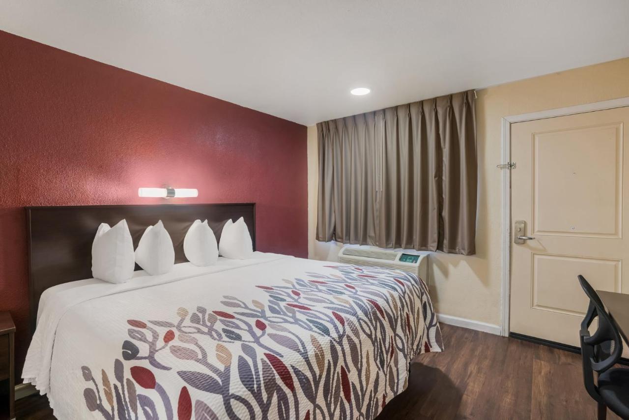 Red Roof Inn Stockton Bagian luar foto