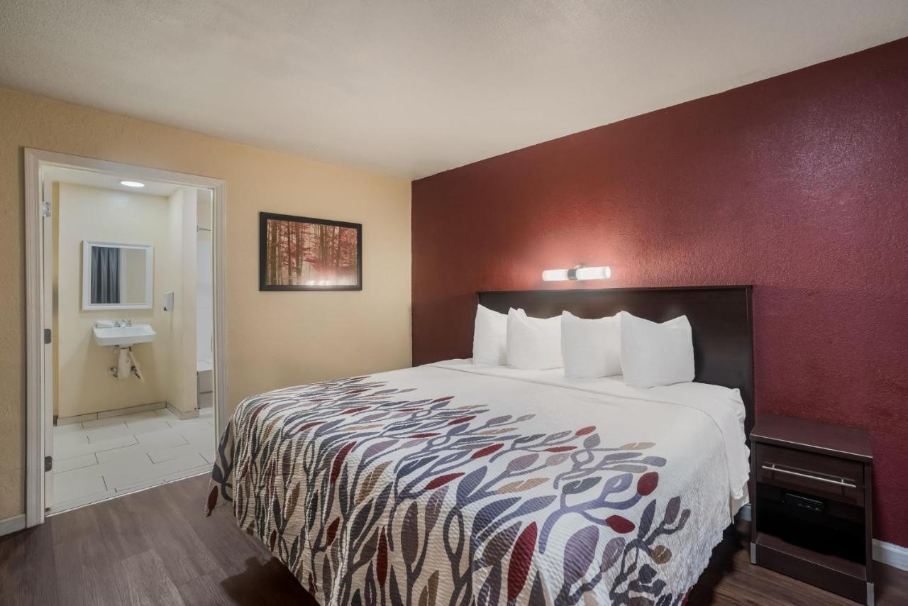 Red Roof Inn Stockton Bagian luar foto