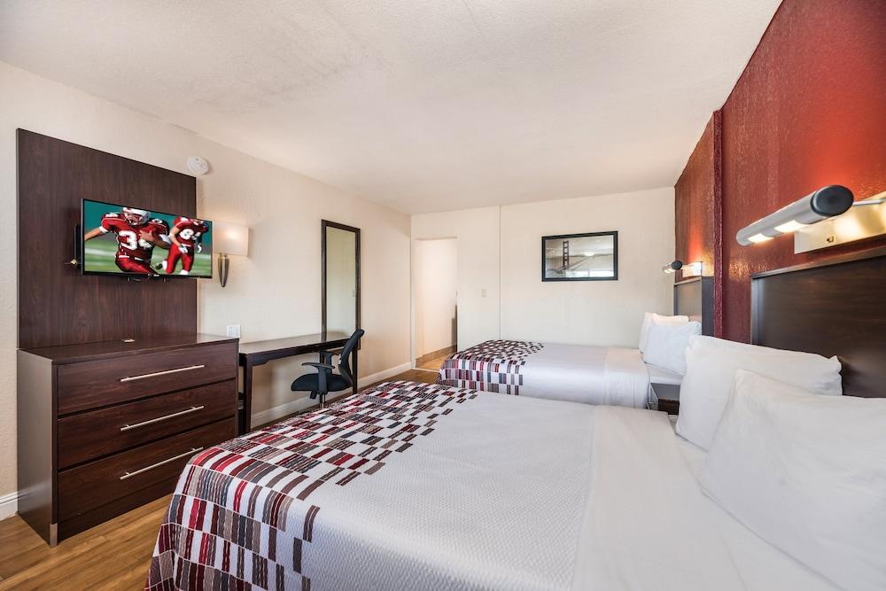 Red Roof Inn Stockton Bagian luar foto