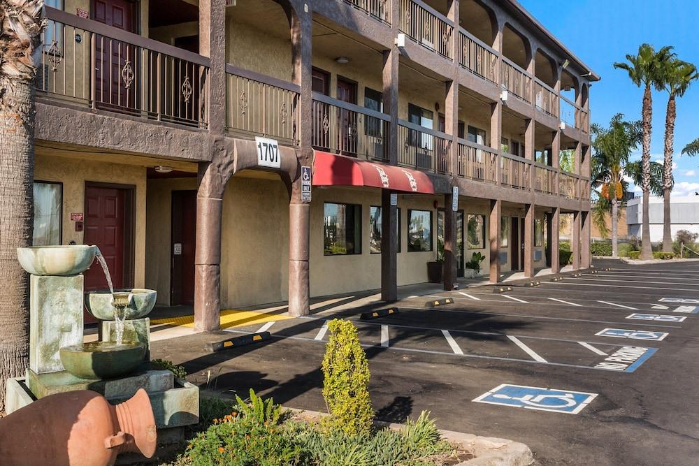 Red Roof Inn Stockton Bagian luar foto