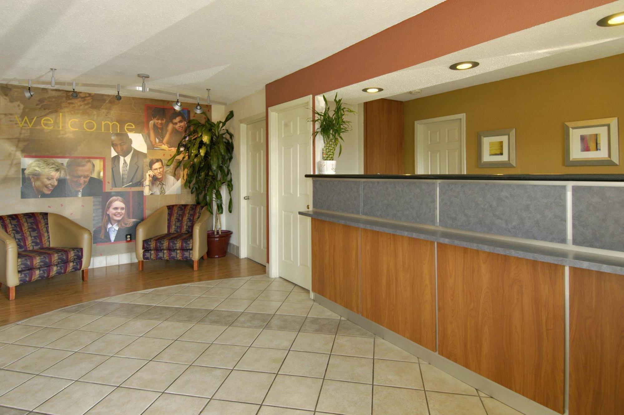 Red Roof Inn Stockton Bagian luar foto