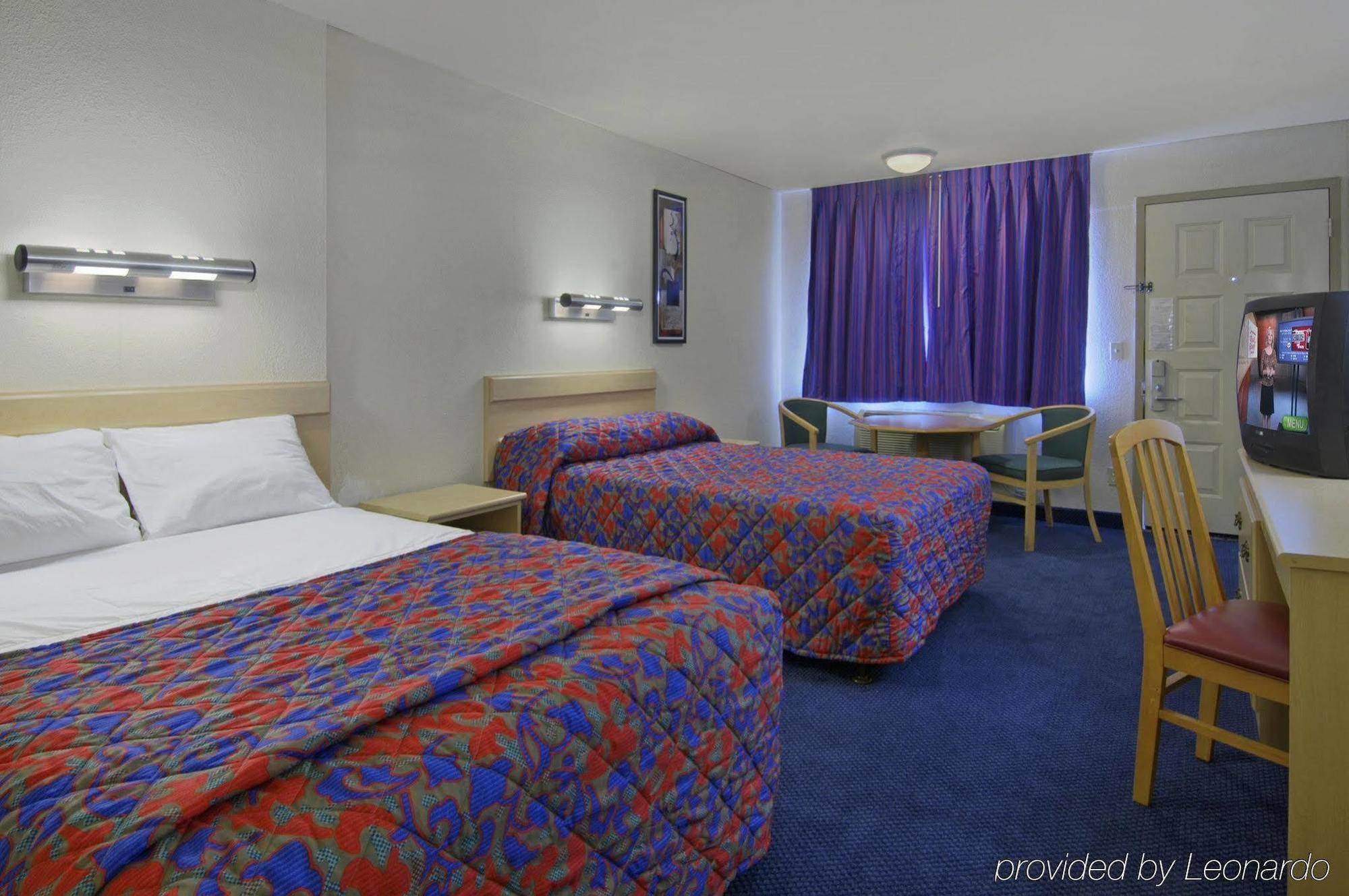 Red Roof Inn Stockton Bagian luar foto